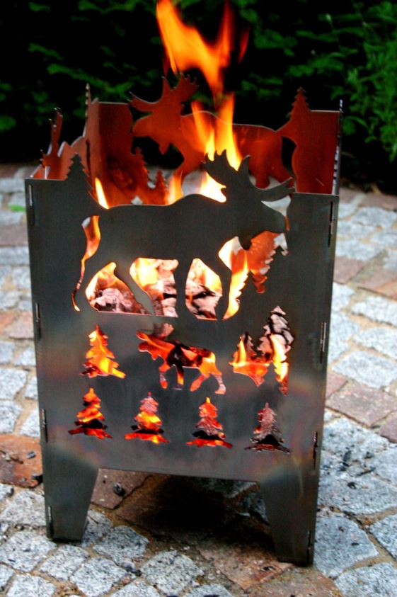 Feuerstelle mit Motiv Elch